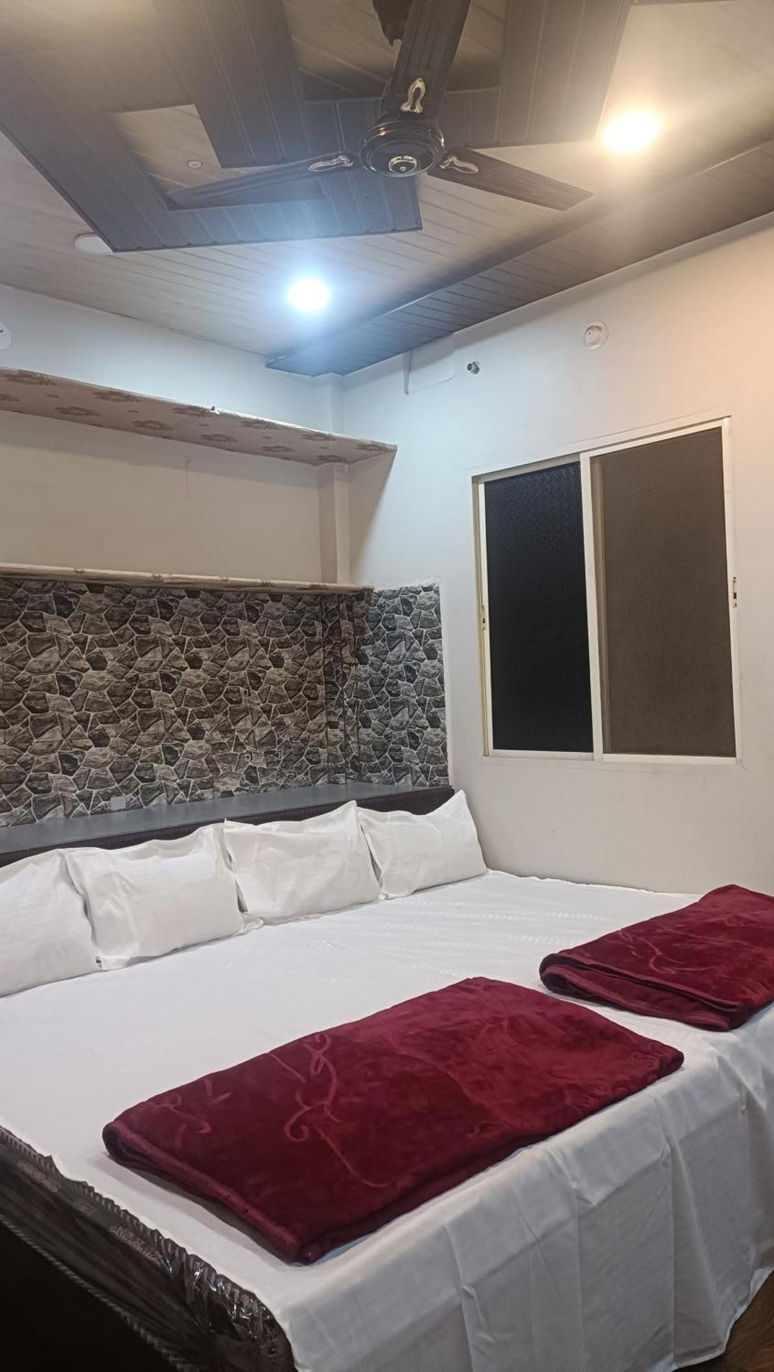 Mangaldeep Guest House Ujjain Exteriör bild